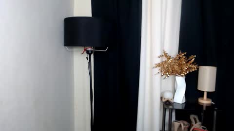 valeriacruise online show from April 2026 11:02:01 PM