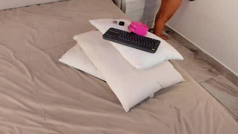 Snapshot of valeriah_ chatting on June 2026 01:17:02 PM Valeria online show from June 2026 01:17:02 PM