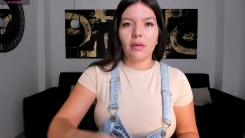 Snapshot of valeriaroldanx chatting on June 2026 11:23:01 AM Valeria online show from June 2026 11:23:01 AM