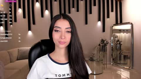 Snapshot of valeriavelvet chatting on February 2025 06:33:01 PM Vale online show from February 2025 06:33:01 PM