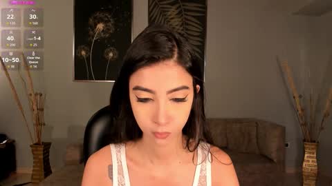 Snapshot of valeriavelvet chatting on September 2025 12:05:01 PM Vale online show from September 2025 12:05:01 PM