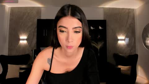 Snapshot of valeriavelvet chatting on October 2025 12:08:02 PM Vale online show from October 2025 12:08:02 PM