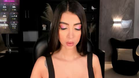 Snapshot of valeriavelvet chatting on November 2025 12:16:01 PM Vale online show from November 2025 12:16:01 PM