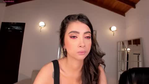 Snapshot of valeriavelvet chatting on December 2025 12:10:01 PM Vale online show from December 2025 12:10:01 PM