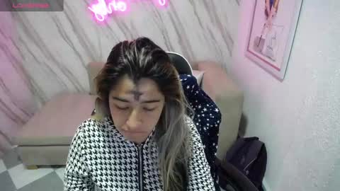 valerie_b online show from March 2025 04:08:02 AM