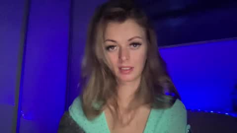 Valerie  online show from December 2024 07:00:01 PM