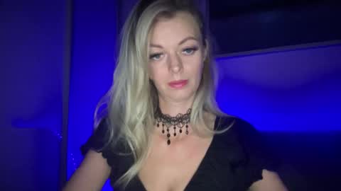 Valerie  online show from September 2025 08:13:02 PM