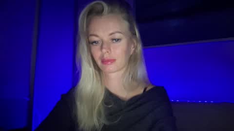 Valerie  online show from October 2025 06:17:02 PM