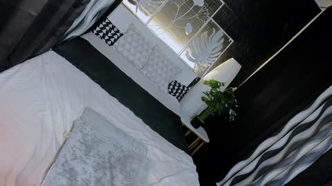 Snapshot of valerieriches chatting on December 2024 06:43:02 AM Valerie online show from December 2024 06:43:02 AM