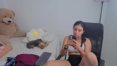 Juli C online show from October 2025 12:44:01 AM