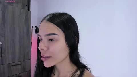 Cris  online show from February 2026 01:09:02 AM