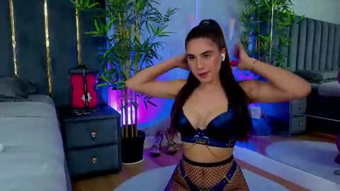 Snapshot of valery_evann chatting on June 2026 06:21:01 PM Valery online show from June 2026 06:21:01 PM