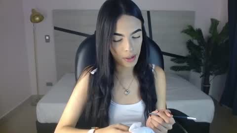 Snapshot of valery_restrepo chatting on July 2026 08:19:02 PM valery_restrepo online show from July 2026 08:19:02 PM