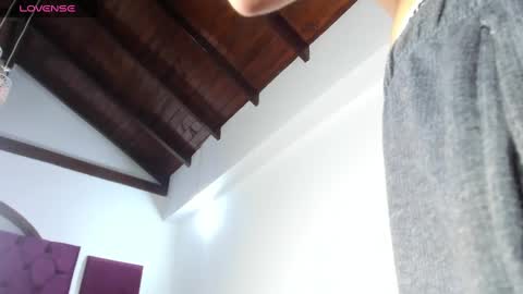 Snapshot of valerystonne_ chatting on September 2025 08:08:02 PM Valery Stonne online show from September 2025 08:08:02 PM