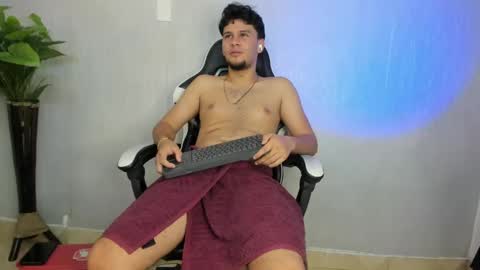 Snapshot of valetino_stonee chatting on May 2026 07:57:01 AM Valentino online show from May 2026 07:57:01 AM