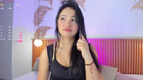 valleriie_ online show from November 2025 02:53:02 PM