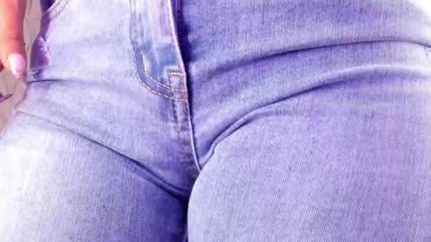 Vallolet Peach  online show from March 2026 12:09:01 PM