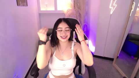 vallolett__ online show from December 2025 08:38:01 PM