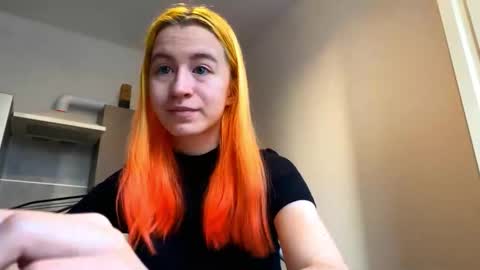 Snapshot of valtopi chatting on February 2026 07:02:01 AM Emily online show from February 2026 07:02:01 AM