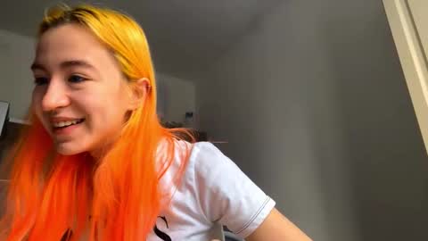 Snapshot of valtopi chatting on February 2026 07:13:01 AM Emily online show from February 2026 07:13:01 AM