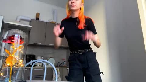 Snapshot of valtopi chatting on February 2026 07:12:02 AM Emily online show from February 2026 07:12:02 AM