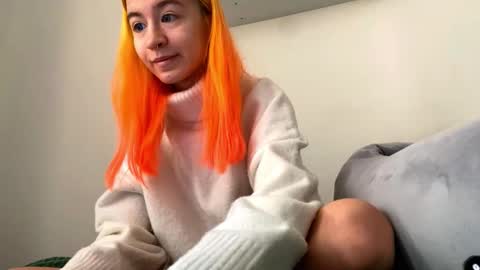 Snapshot of valtopi chatting on February 2026 07:23:02 AM Emily online show from February 2026 07:23:02 AM