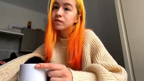 Snapshot of valtopi chatting on February 2026 06:13:01 AM Emily online show from February 2026 06:13:01 AM