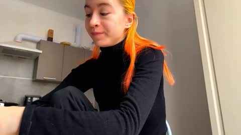 Snapshot of valtopi chatting on February 2026 06:23:01 AM Emily online show from February 2026 06:23:01 AM