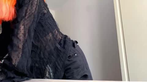 Snapshot of valtopi chatting on February 2026 06:13:01 AM Emily online show from February 2026 06:13:01 AM