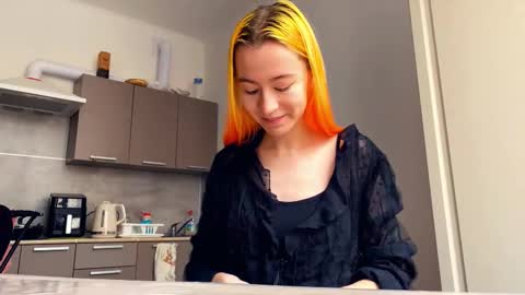 Snapshot of valtopi chatting on March 2026 07:32:02 AM Emily online show from March 2026 07:32:02 AM