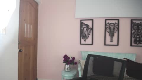 Isabella online show from December 2024 12:06:01 PM