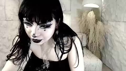 vampkitty_r online show from February 2026 01:15:02 PM