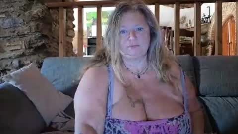 vampwoman online show from September 2025 01:03:01 PM