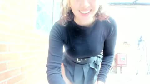 Snapshot of vanandjuani chatting on June 2026 05:17:02 PM vanessa online show from June 2026 05:17:02 PM