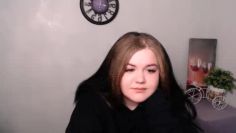 Snapshot of vandaray_ chatting on March 2025 07:52:01 AM Vanda online show from March 2025 07:52:01 AM