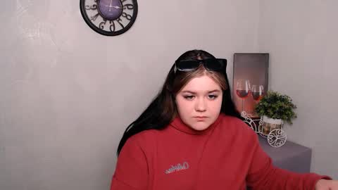 Snapshot of vandaray_ chatting on March 2025 04:17:01 PM Vanda online show from March 2025 04:17:01 PM