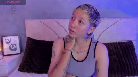 Snapshot of vane_grey chatting on May 2026 07:19:01 PM vane_grey online show from May 2026 07:19:01 PM
