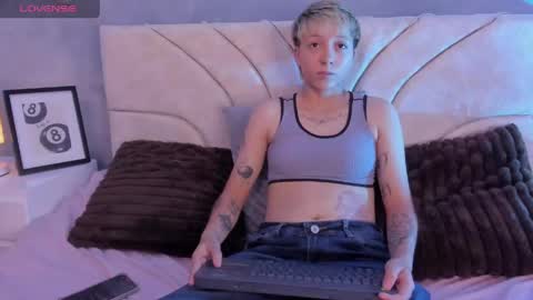 Snapshot of vane_grey chatting on May 2026 08:49:02 PM vane_grey online show from May 2026 08:49:02 PM