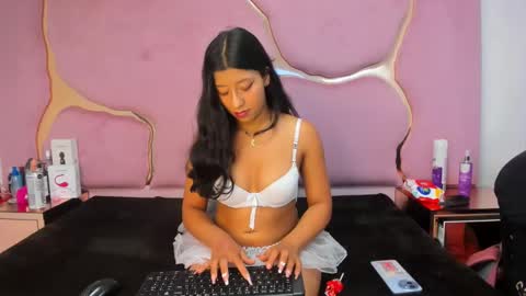 Vane online show from February 2025 04:37:02 AM