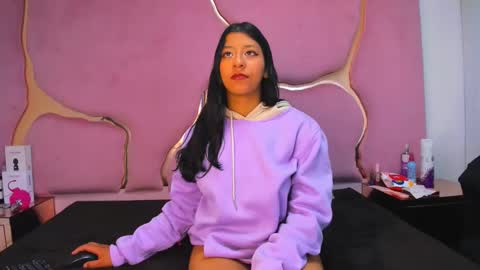 Vane online show from February 2025 04:25:01 AM