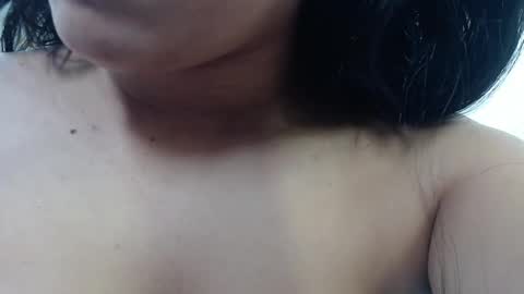 Snapshot of vanessa_f chatting on June 2026 07:37:01 PM vanessa online show from June 2026 07:37:01 PM