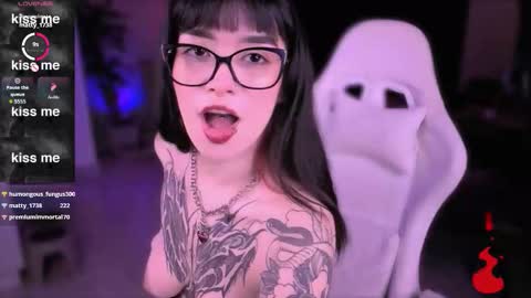 Vanessa  online show from March 2026 04:18:01 AM