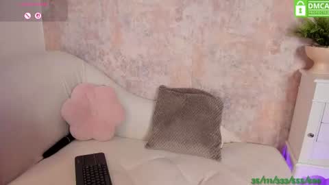 Snapshot of vanessafox__ chatting on July 2026 02:00:01 PM V online show from July 2026 02:00:01 PM