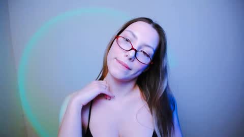 Snapshot of vanessakim_ chatting on February 2025 09:43:01 PM Vanessa online show from February 2025 09:43:01 PM