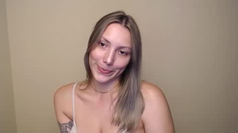 Snapshot of vanessakim_ chatting on September 2025 04:28:02 PM Vanessa online show from September 2025 04:28:02 PM