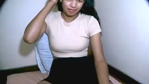 vanih27 online show from April 2026 05:43:02 PM