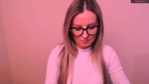 Mia online show from February 2026 05:20:01 PM