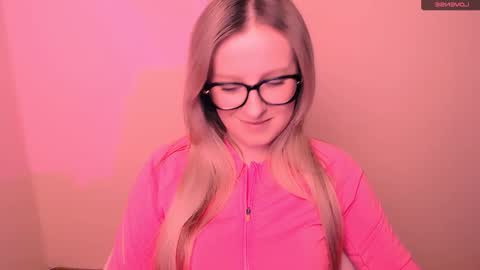 Mia online show from February 2026 05:03:02 PM