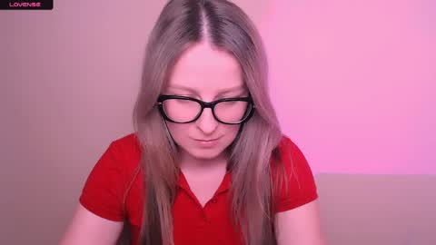 Snapshot of vanillaex_ chatting on April 2026 05:06:02 PM Mia online show from April 2026 05:06:02 PM