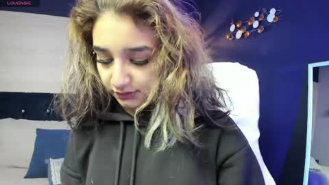 Snapshot of vanillafairy_ chatting on June 2026 05:06:02 PM vanillafairy_ online show from June 2026 05:06:02 PM